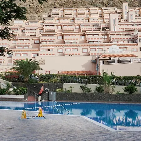Great View, Heated Pool, Cool Design - Castle Harbour In Cristianos Apartment