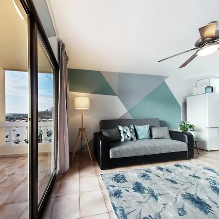 Great View, Heated Pool, Cool Design - Castle Harbour In Cristianos * Los Cristianos (Tenerife)